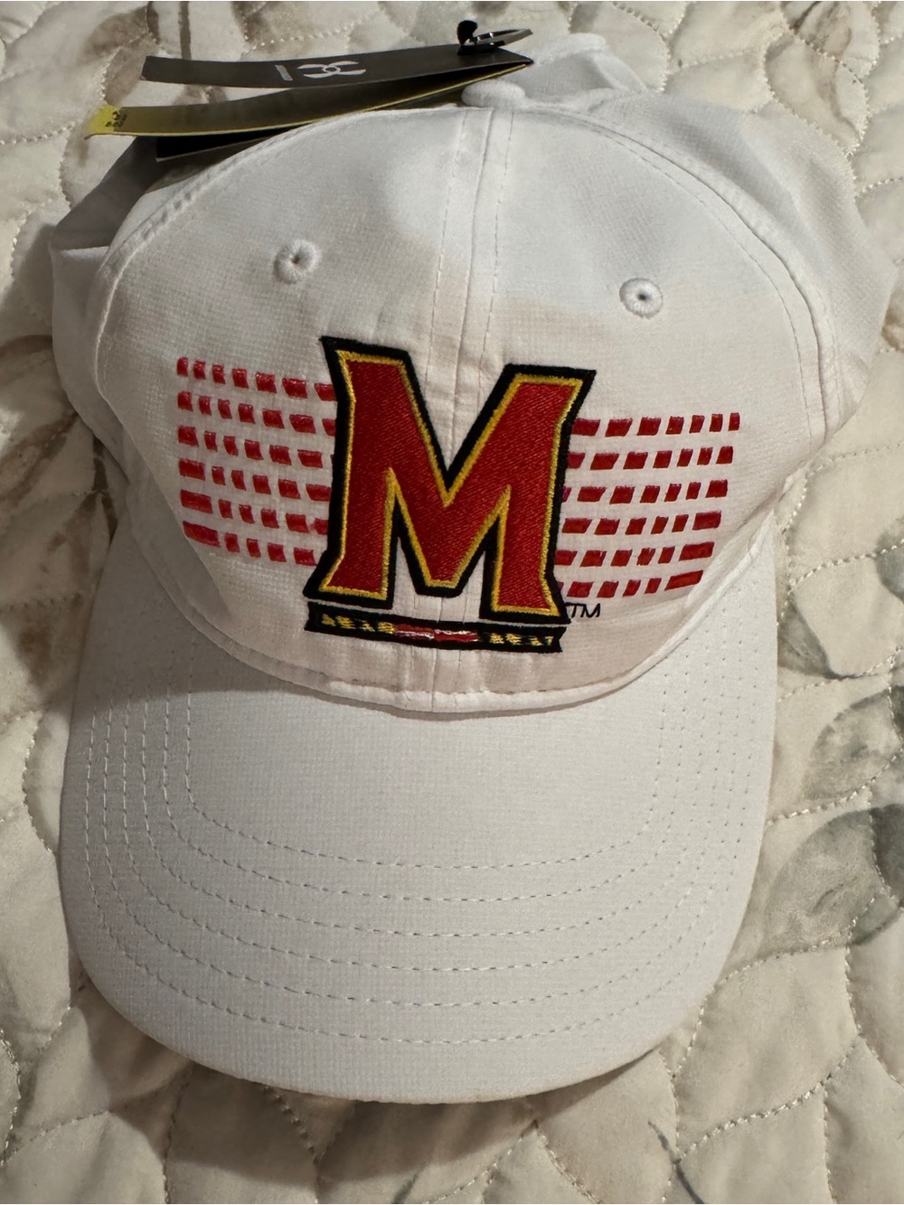 NWT Under Armour Maryland Terrapins White Adjustable UPF 50 Hat Cap Terps